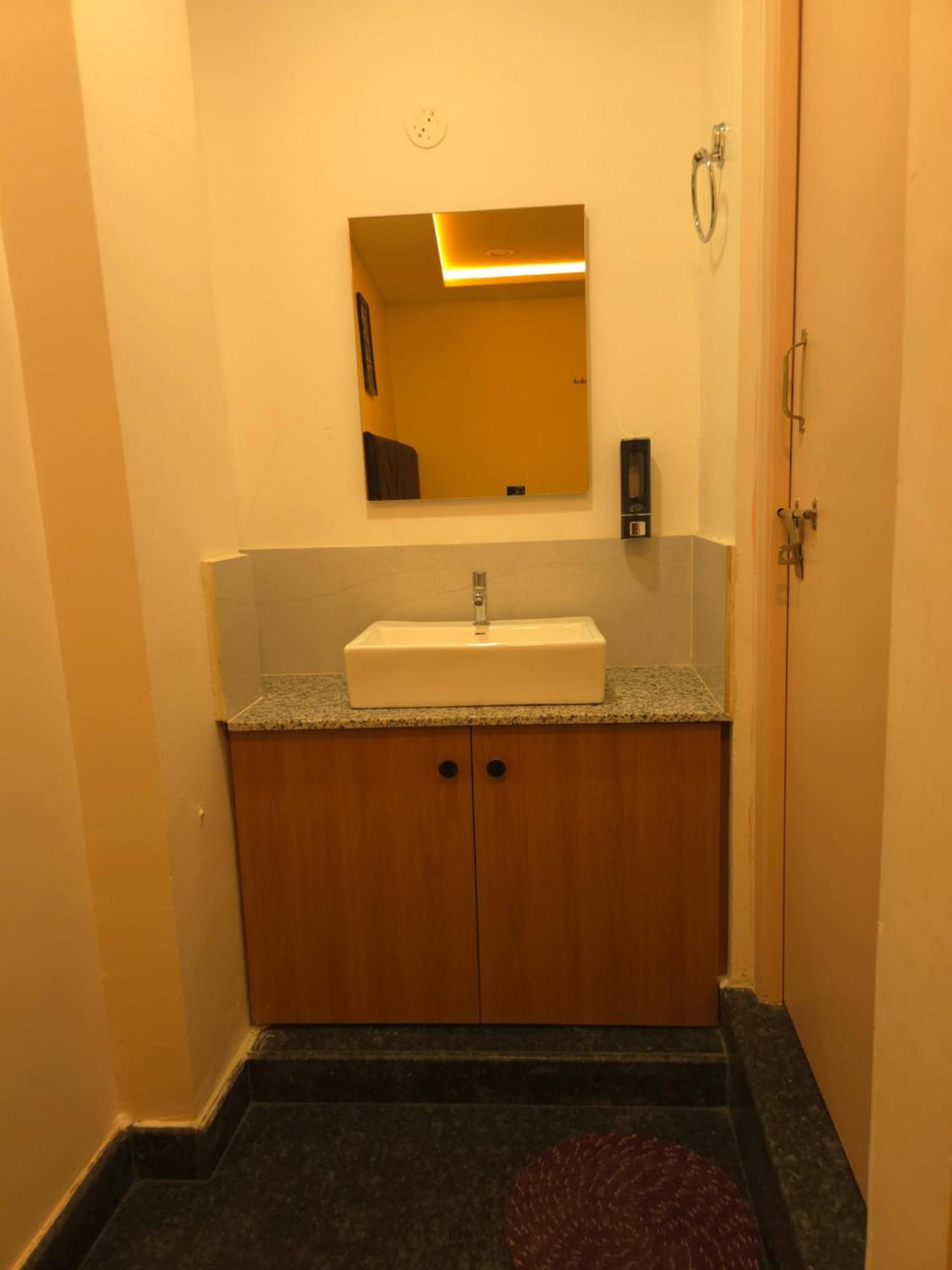 Shreem Sesha Sai Residency Hotel Tiruvannāmalai Exterior photo